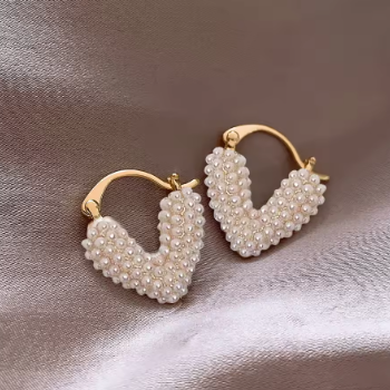 Heart-shaped hoop earrings with imitation pearls for women, luxury fashion jewelry for weddings and proms