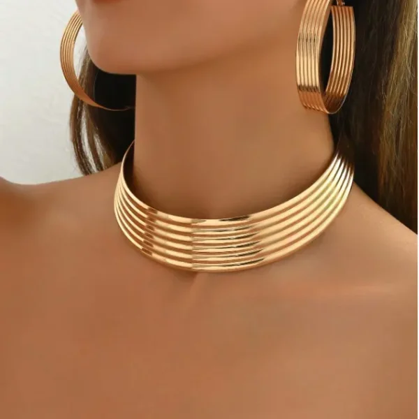 Gold geometric metal choker and earrings jewelry set