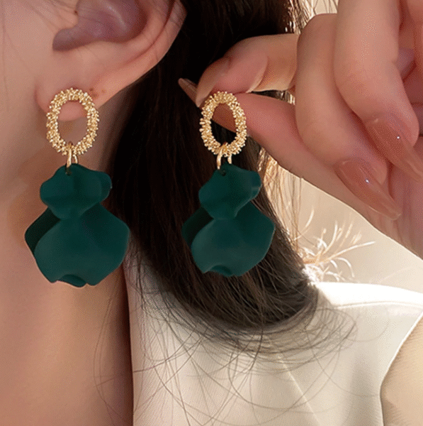 Elegant Andkiss women’s petal tassel drop earrings with floral design