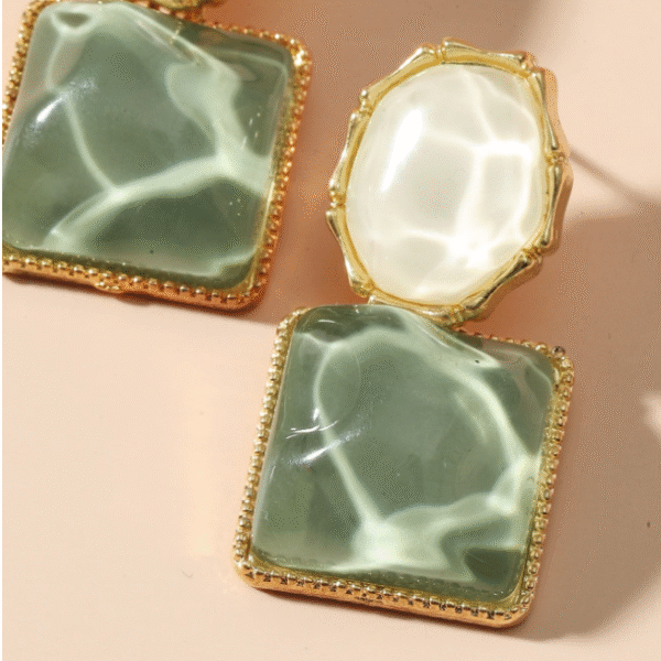 Elegant women’s square drop earrings, stylish and lightweight jewelry