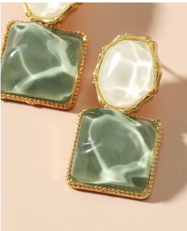 Elegant women’s square drop earrings, stylish and lightweight jewelry
